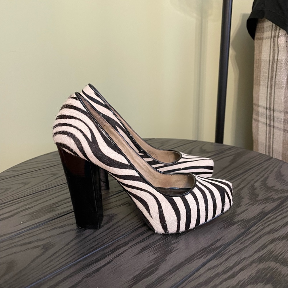Michael by Michael Kors calf hair shoes in 6 - Picture 2 of 4